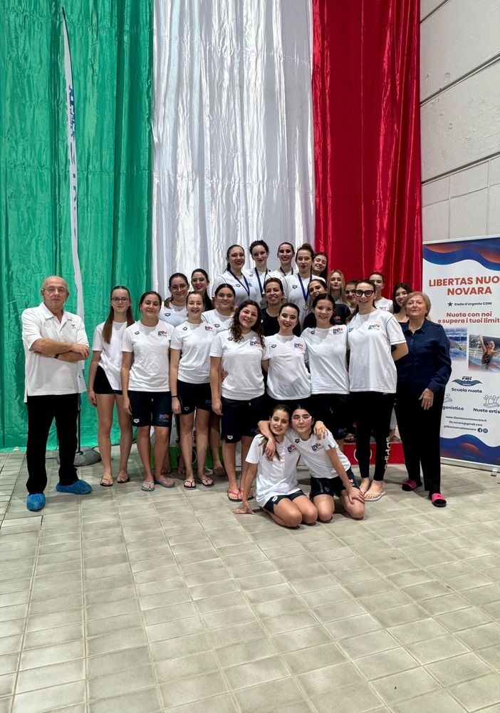 Le “ondine” della Libertas Nuoto Novara mattatrici a “Sincro per tutti”