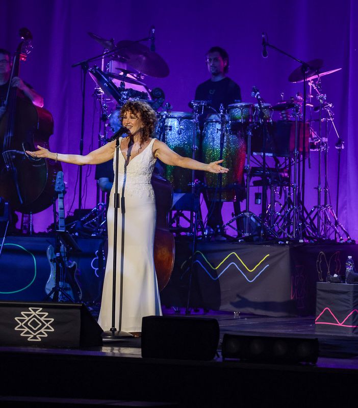 Fiorella Mannoia porta il suo tour sinfonico a Novara