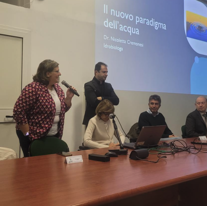 Convegno &quot;Acqua aria terra..uomo&quot;: il consigliere delegato all'ambiente Rosa Maria Monfrinoli a Novara