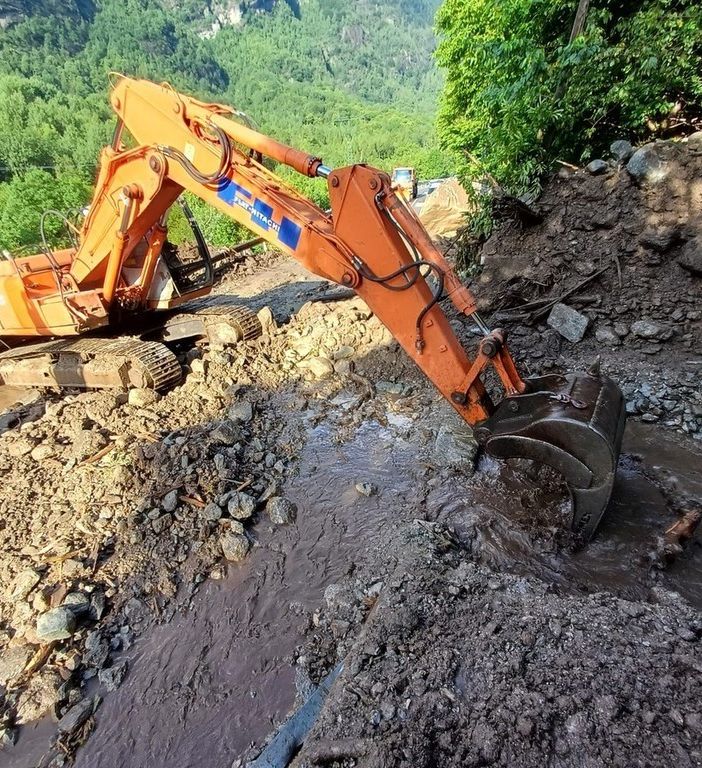 Cronaca nord-ovest. Per chi viaggia: Maltempo sulla provincia di Torino, l'elenco di tutte le strade bloccate per frane o esondazioni