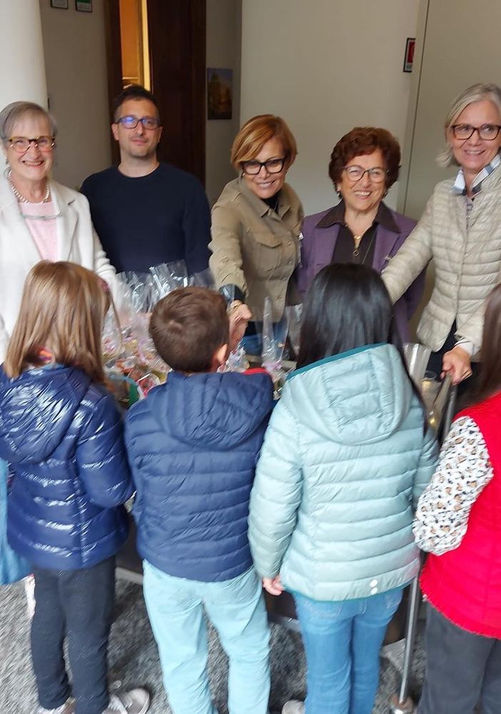 Fantasie d'autunno: La biblioteca civica celebra Halloween con i bambini