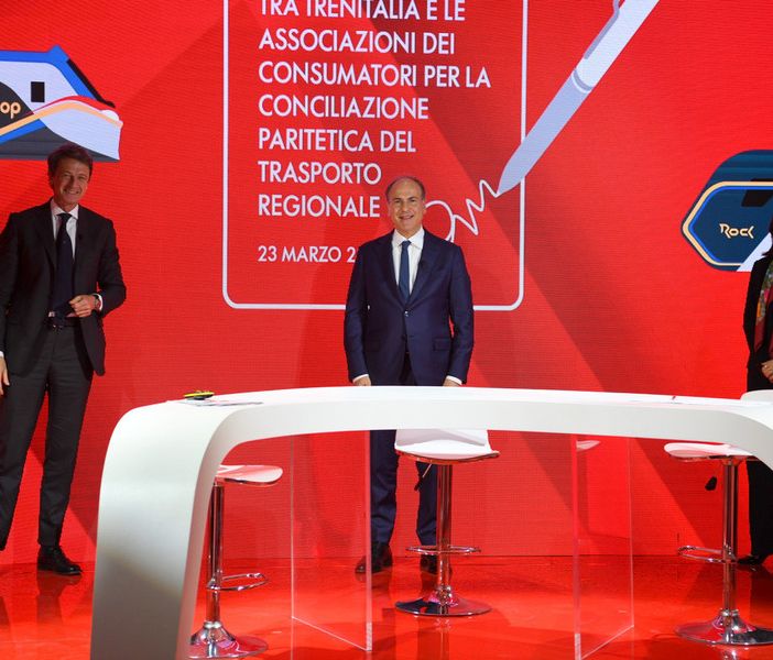 Trenitalia e Consumatori firmano l'accordo per la Conciliaizone Paritetica