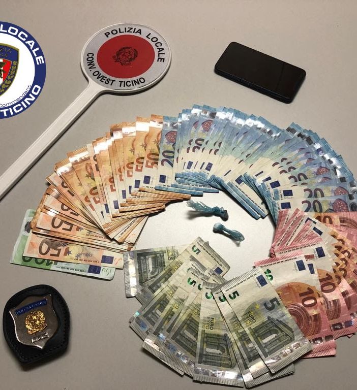 Trecate, il cane della Polizia Locale fiuta la droga nell'auto: 25enne marocchino denunciato