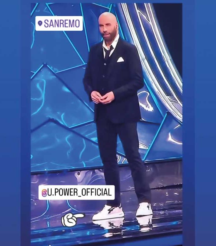 Bufera sulle scarpe della novarese U-Power indossate da John Travolta a Sanremo