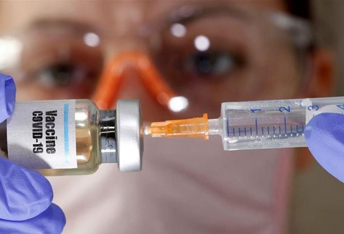Via libera dell’Aifa a terza dose per immunodepressi, over 80 e ospiti Rsa