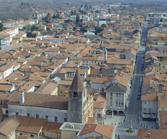Borgomanero: stop al disco orario in via Arona