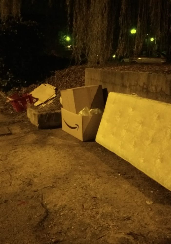 Abbandonavano rifiuti, colti sul fatto dalla Polizia Locale