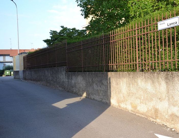 Borgomanero, vicolo Lanca chiuso al traffico per lavori