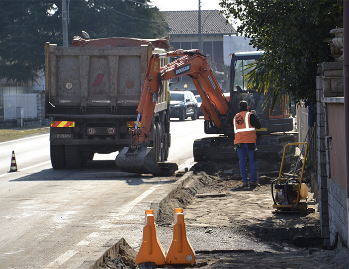 Borgomanero: modifiche al traffico e alla sosta in via Novara per i lavori di rifacimento dei marciapiedi
