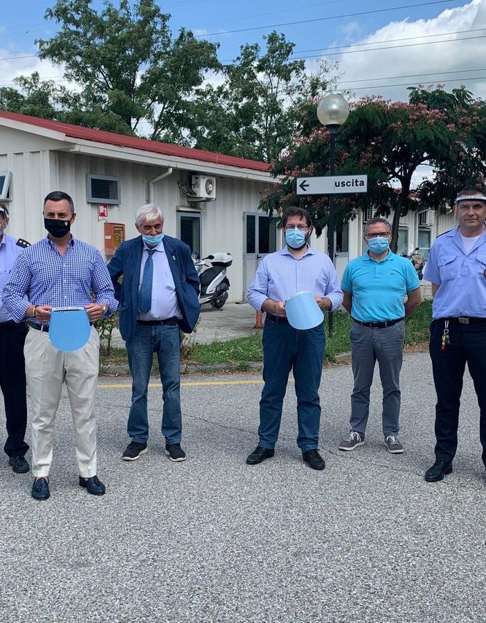 L’Istituto Omar dona Visiere protettive alla Polizia Locale