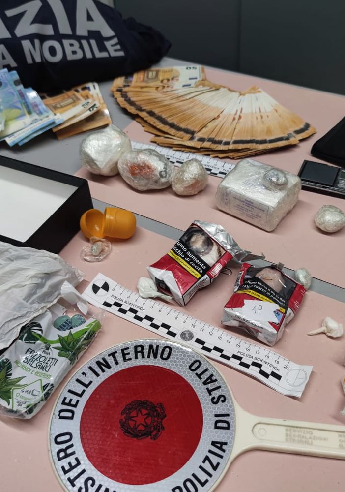 Arrestato spacciatore Novara con 100 grammi di cocaina e 37mila euro in contanti