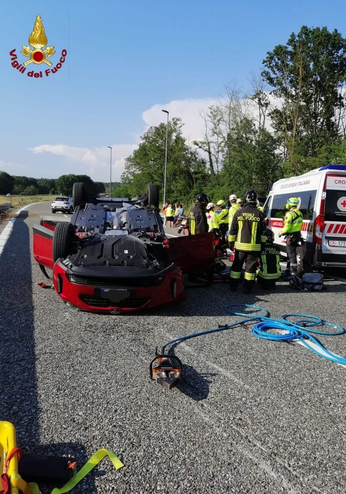 Grave incidente stradale sull'A26 dei trafori, quattro feriti