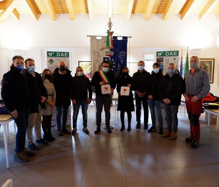 Borgo Ticino, inaugurati  due defibrillatori semiautomatici