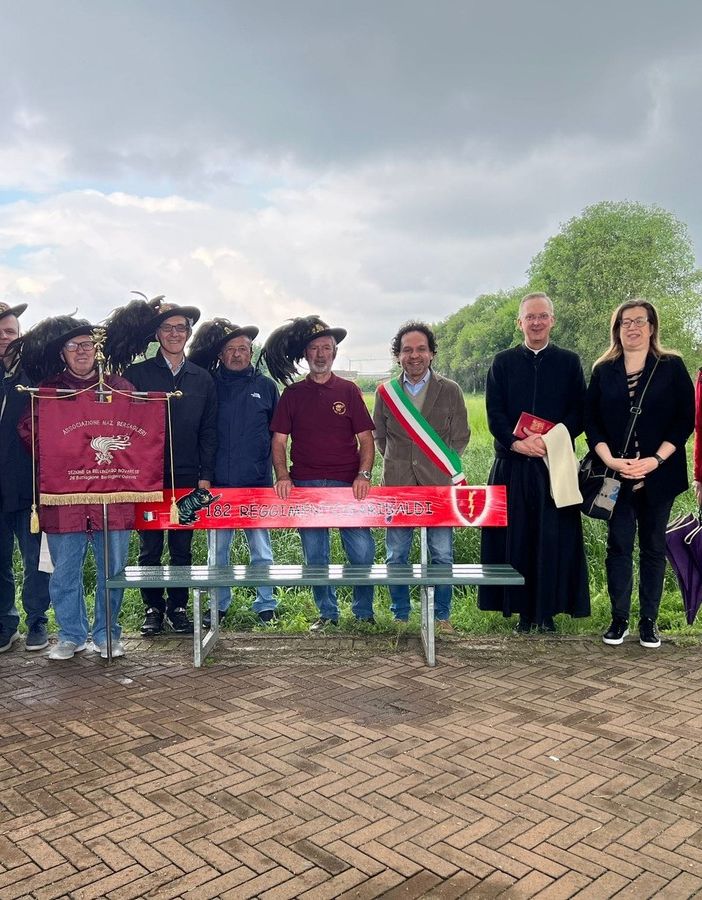 Cameri: inaugurata una panchina dedicata ai Bersaglieri