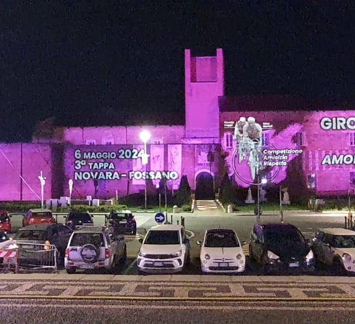 Novara si veste di rosa in attesa del Giro d'Italia