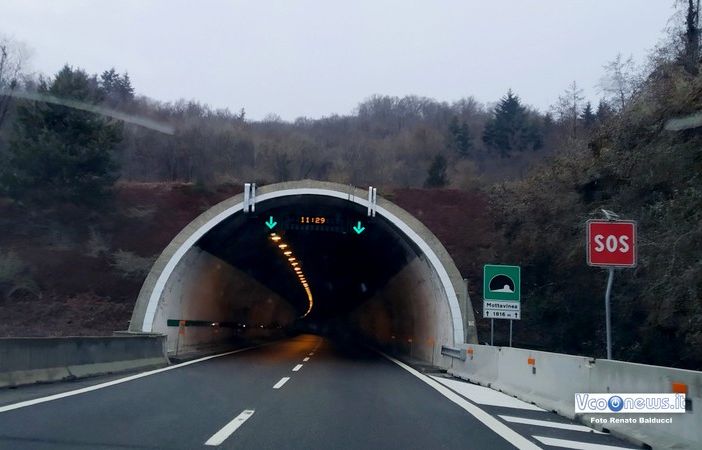 Lavori nelle gallerie della A26, strada chiusa per due notti tra Baveno e Arona