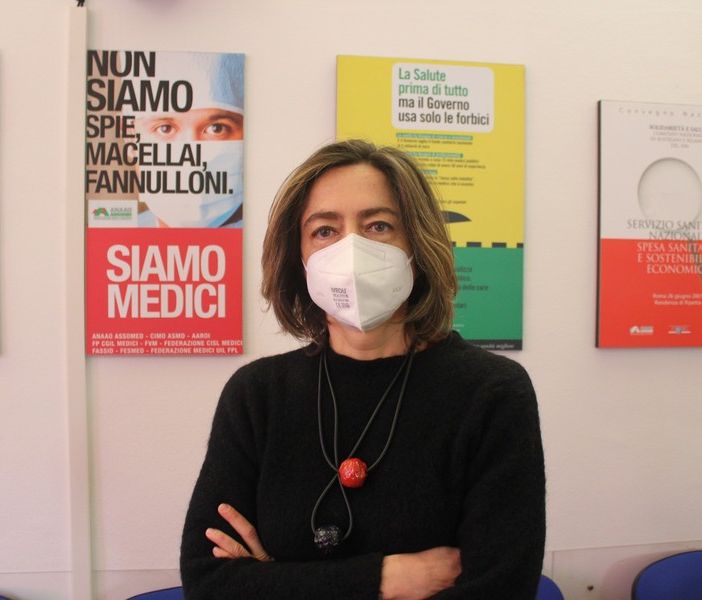 Due anni in trincea, medici e infermieri  stremati: “Mancano posti letto e personale” VIDEO