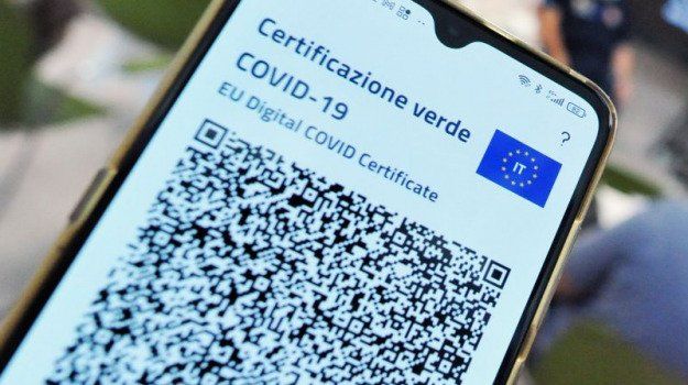 Green pass obbligatorio dal 15 ottobre per lavoratori pubblici e privati