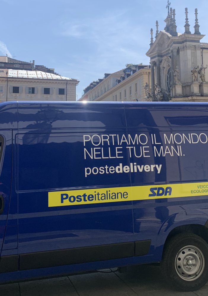Poste: i cittadini di Novara in vacanza liberi dai bagagli con poste delivery web