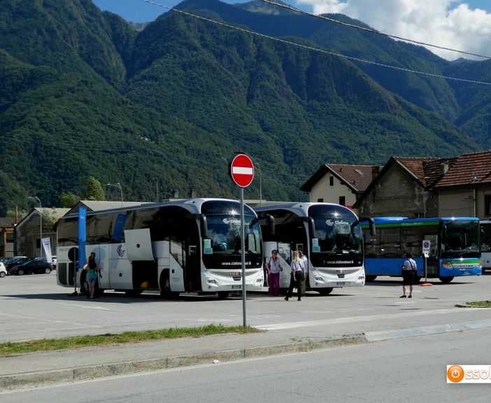 Foto: il parcheggio della Vigezzina, utilizzato per il trasbordo dei passeggeri della linea del Sempione