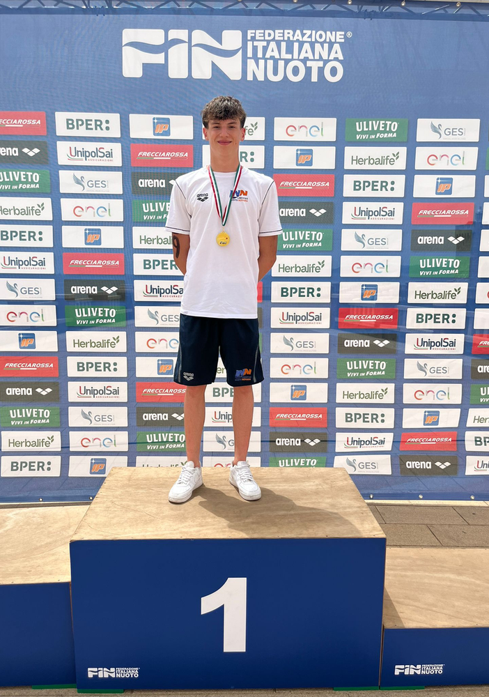 Pietro Colombo bi-campione italiano nella 5 e 2,5 km di fondo in acque libere