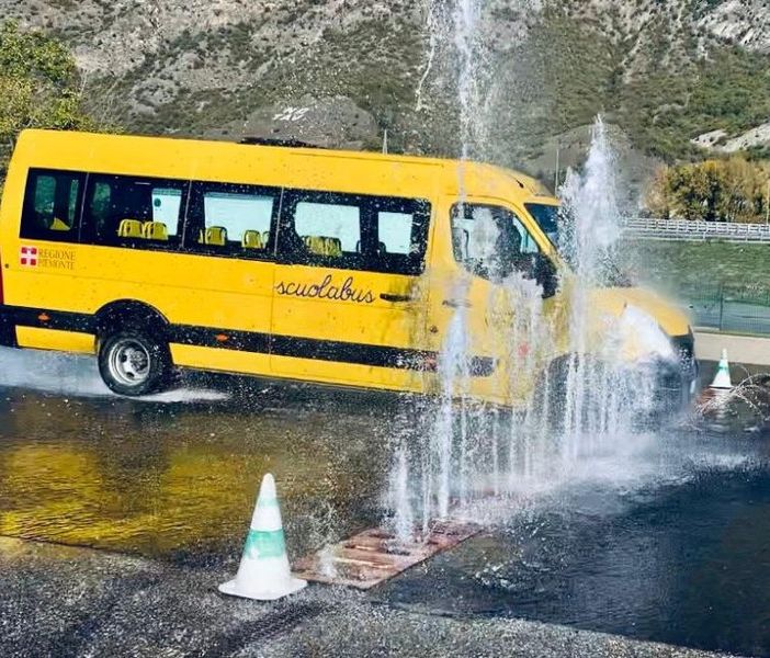 Promossi corsi di guida sicura per scuolabus e protezione civile