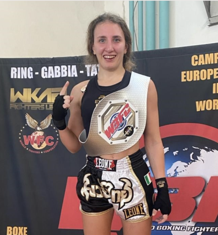 Nella foto sul podio, l’atleta Giulia Rinaldi.