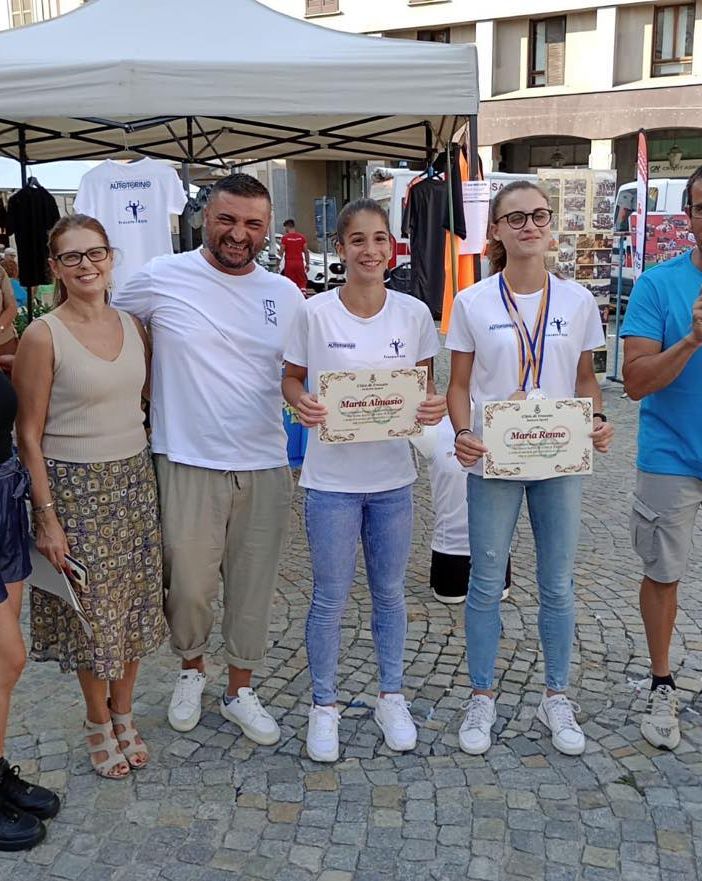 Riconoscimento per tre atlete della “Trecate run”