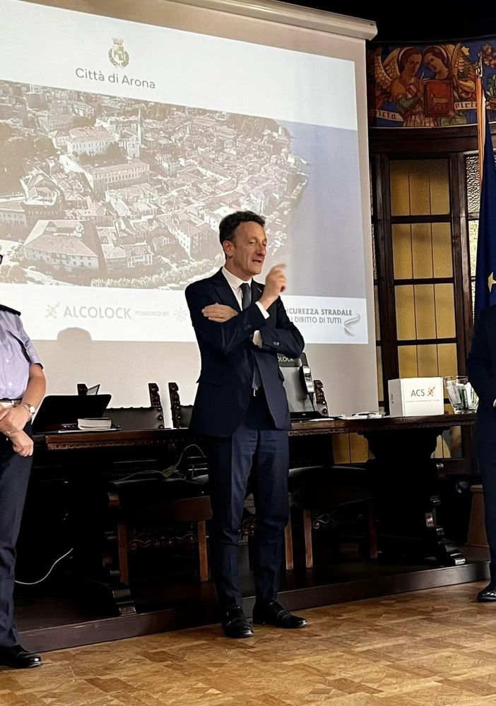 Alcolock: installato sullo scuolabus di Arona il dispositivo per il controllo dell'alcol