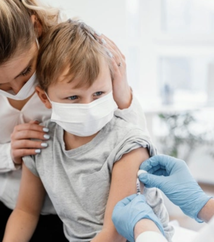 Richiami vaccinali Covid: al via oggi le pre-adesioni per la fascia 5-11 anni