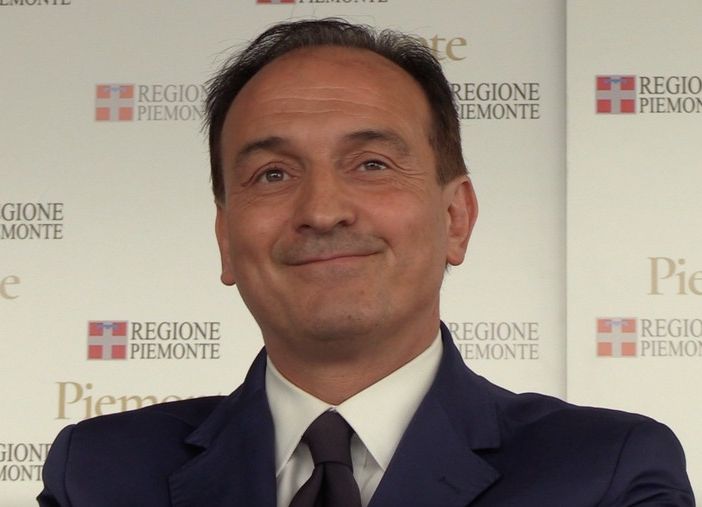 Regione, firmata la legge sul terzo settore. Cirio: “Premiati i Comuni che attivano reti di partenariato”