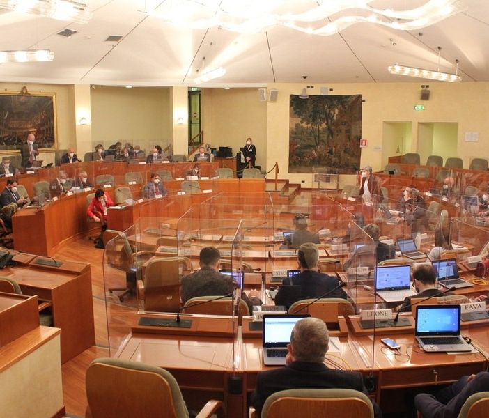Il Consiglio regionale dice no al cibo sintetico