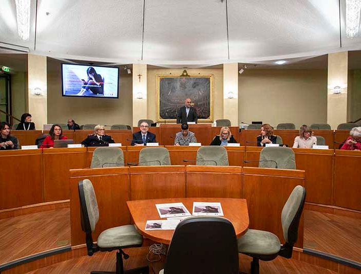 In Piemonte il 44% delle molestie sui social riguarda le donne