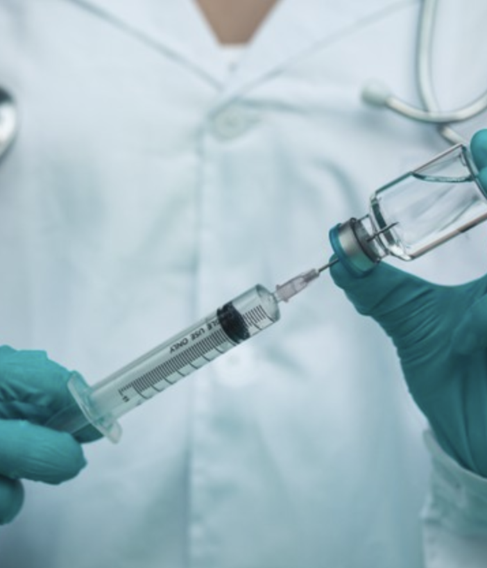 Vaccinazioni anti Covid ed antinfluenzale, ecco le indicazioni della Regione