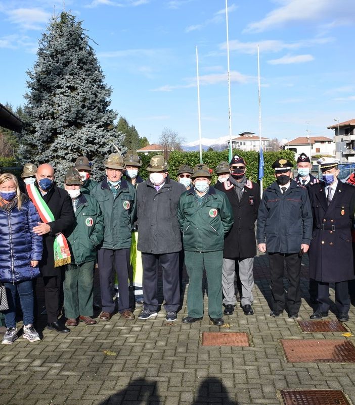 Domenica Borgomanero ha festeggiato gli Alpini