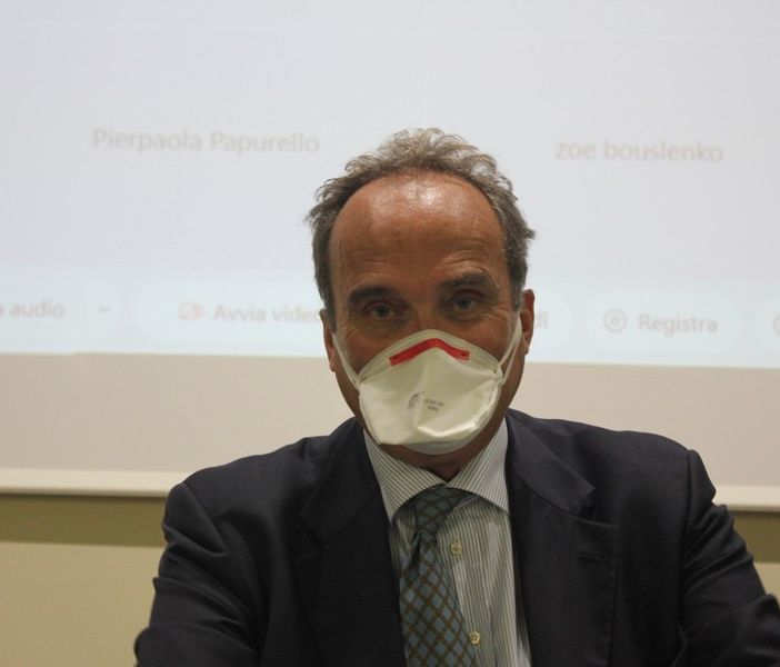 Coronavirus, Di Perri: &quot;Terza dose unica opzione contro la quarta ondata&quot;