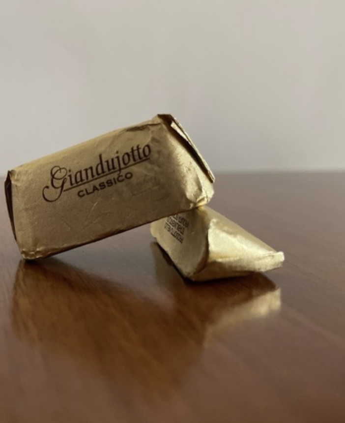 Gianduiotto tra arte e Carnevale: la storia della nascita del cioccolatino più amato dai piemontesi