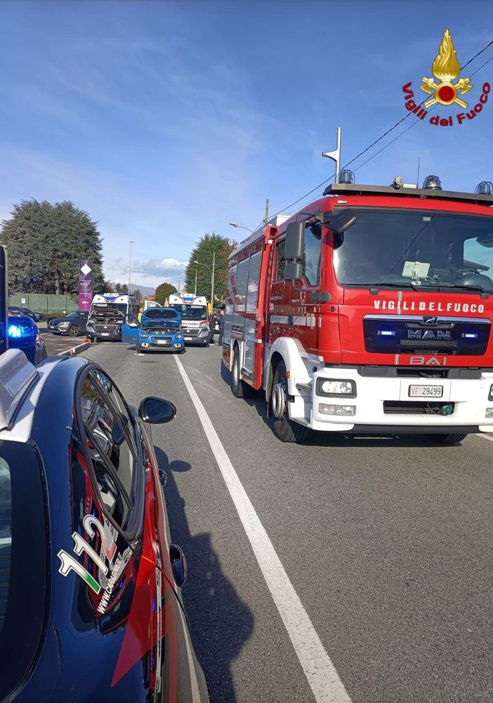 A fuoco un capannone a San Pietro Mosezzo