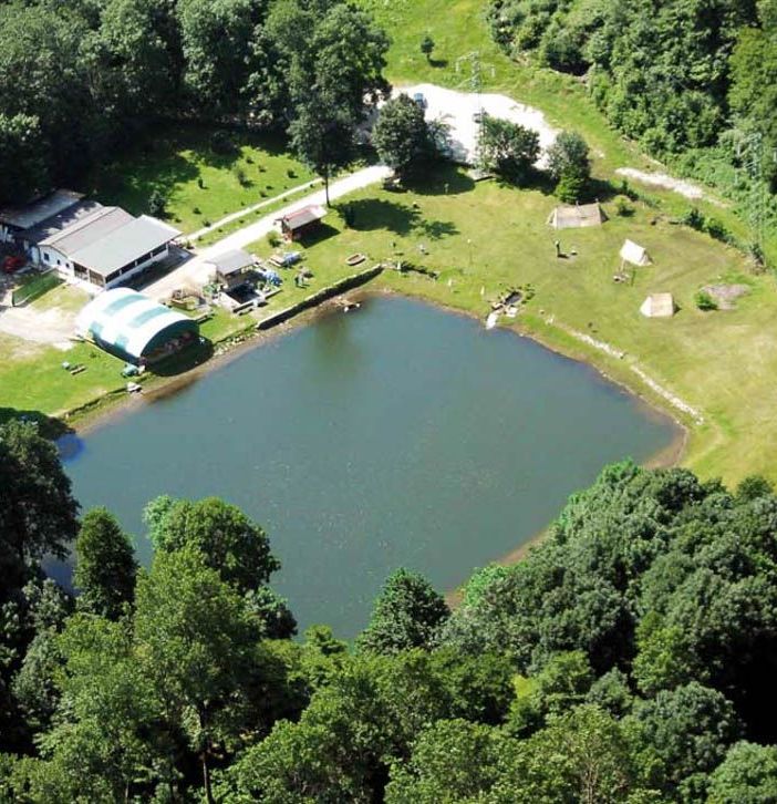 Il 21 agosto al Lago delle Rose Festa Fantasy e Lumi sul Lago