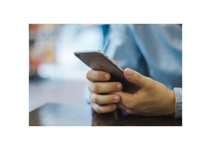 Stop all’uso dello smartphone a scuola: la nuova direttiva del ministro Valditara