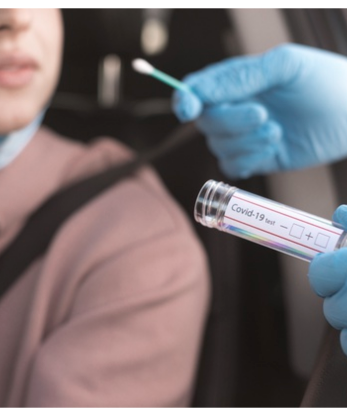 Tamponi gratuiti per i lavoratori che si vaccinano in attesa del green pass