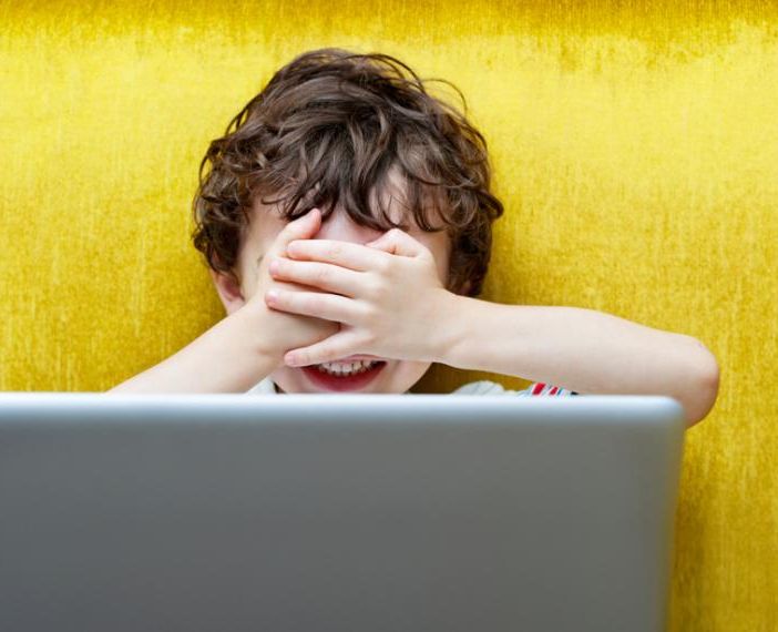 Lotta ai tumori usando Internet, l'appello dei medici: &quot;Dottor Google fa solo danni&quot;