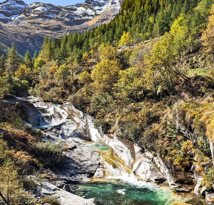 Il Lago delle Fate e le marmitte dei giganti in Val Quarazza