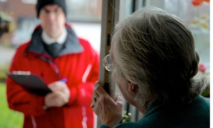 Truffe agli anziani, la prevenzione è la miglior difesa: 5 consigli utili dei Carabinieri