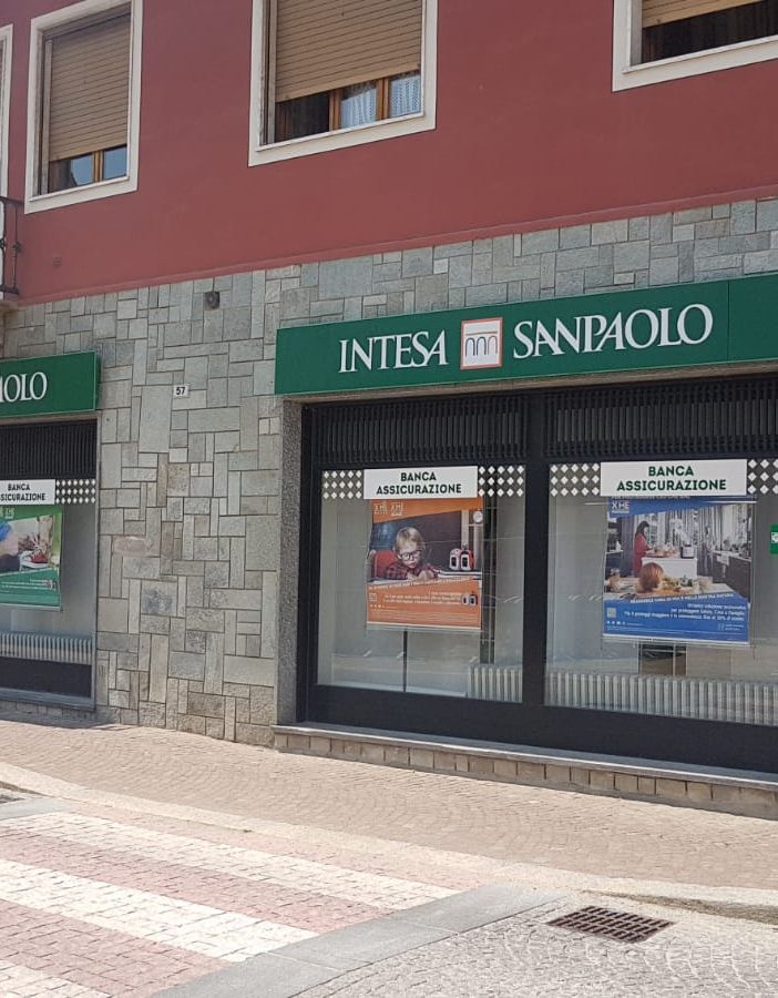 Intesa Sanpolo chiude 22 sportelli in Piemonte, la Regione scende in campo per dire no