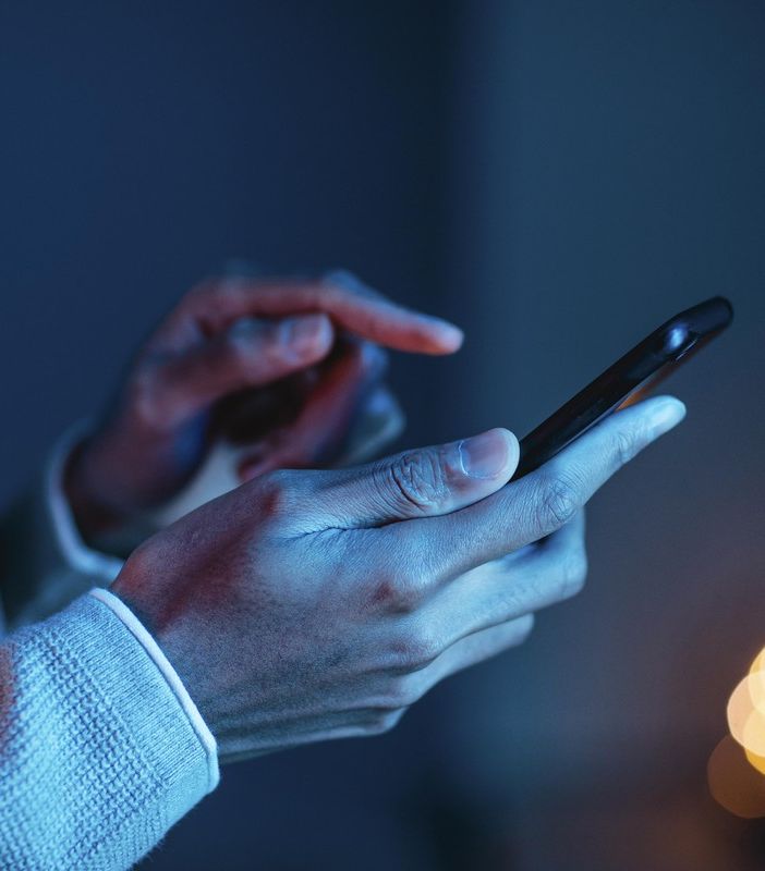 Al Centro Incontro Anziani un corso base per l'utilizzo dello smartphone