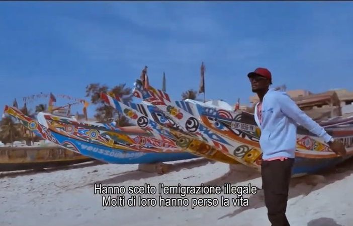 “Il mare è pericoloso, resta in Senegal”: la canzone della Regione Piemonte contro la migrazione clandestina. VIDEO
