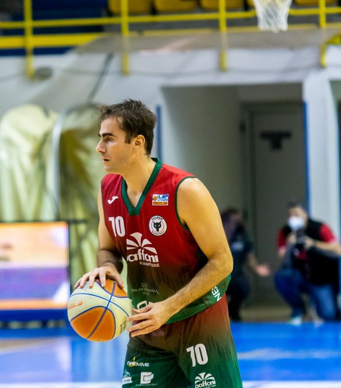 Basket, Paffoni sfida Cipir: domenica derby a porte chiuse a Borgomanero