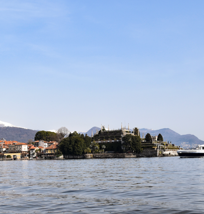 Navigazione Laghi, per le feste di Pasqua record di passeggeri e veicoli trasportati