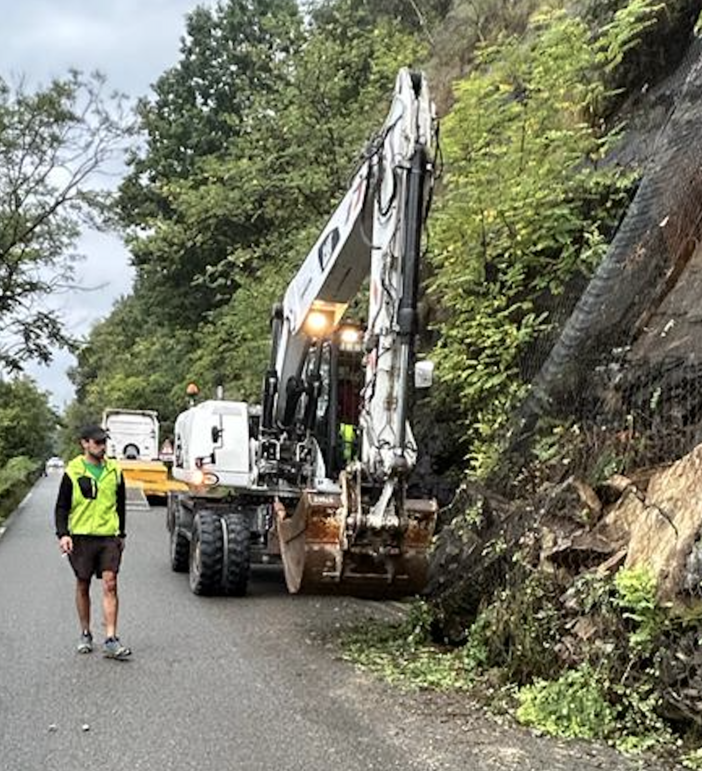 Movimento franoso sulla provinciale 46 del lago d'Orta: interruzione del traffico per tre ore. FOTO e VIDEO